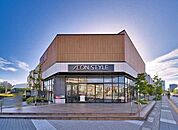 イオンスタイル幕張ベイパーク 280m