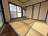 室内：下階