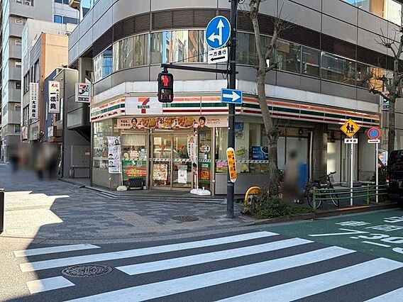 セブン-イレブ...