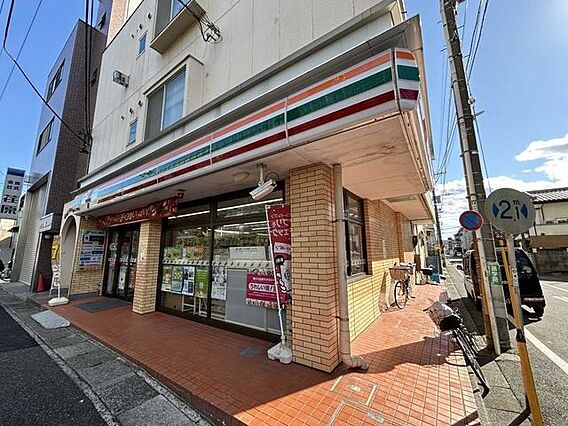 セブンイレブン...