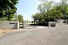 周辺：横須賀市立大楠中学校 1700m