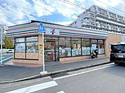 セブンイレブン横浜大豆戸町店 370m