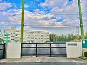  中山小学校 750m