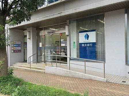 横浜銀行 80m