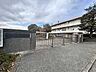 周辺：横浜市立新石川小学校 814m