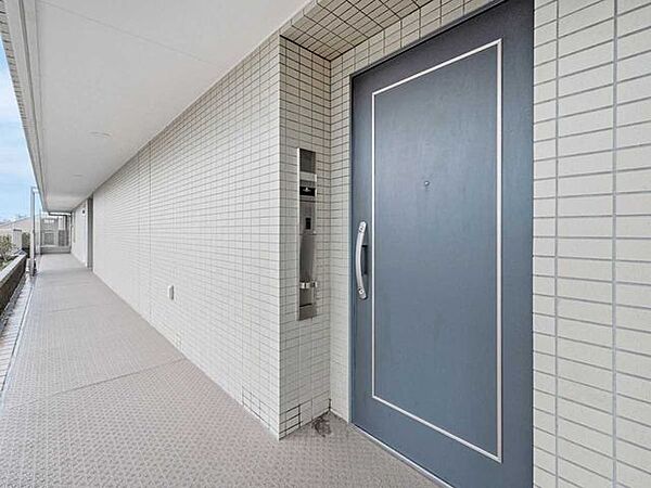 玄関を拡大表示