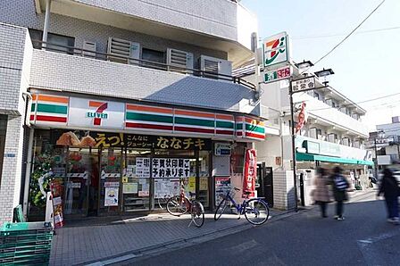 セブンイレブン川崎諏訪店 290m