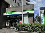 ファミリーマート信濃橋店 70m
