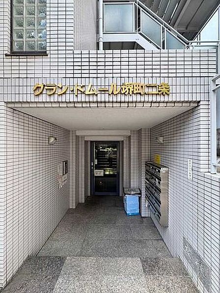 マンションエントランス