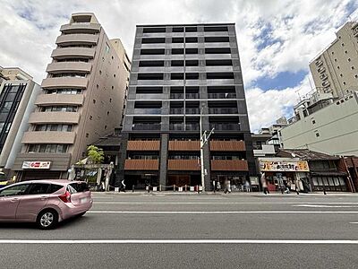 外観：中央建物