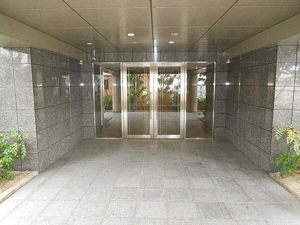 エントランスを拡大表示