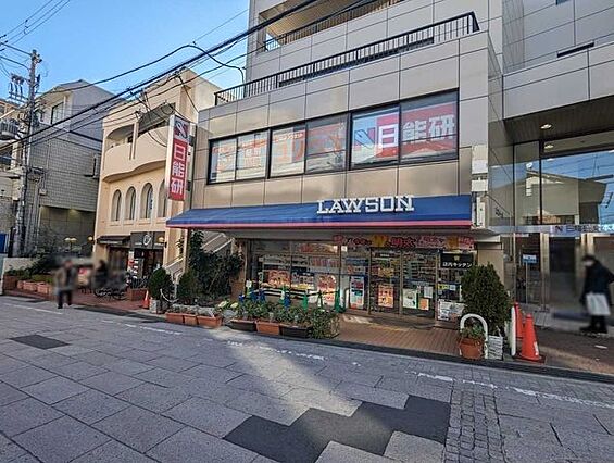 ローソン神戸岡...