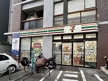 セブン-イレブン 市谷柳町店 410m