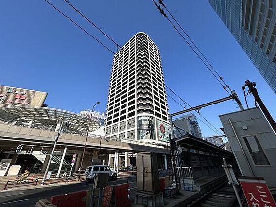 こちらが外観で...