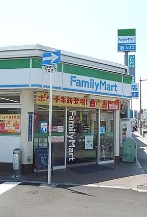 ファミリーマー...