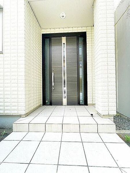 玄関を拡大表示