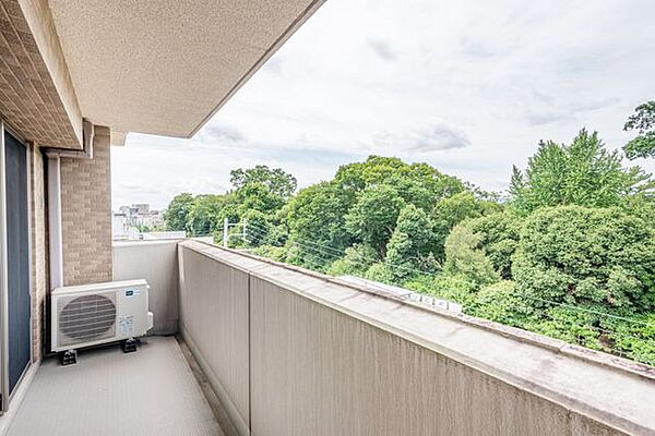 バルコニーを拡大表示