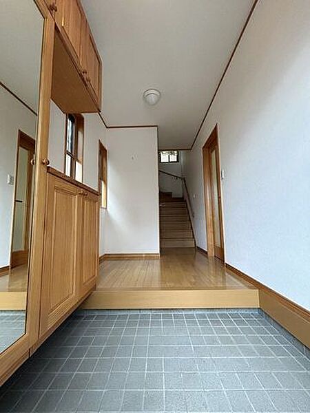 玄関を拡大表示
