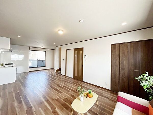 リビング/ダイニングを拡大表示