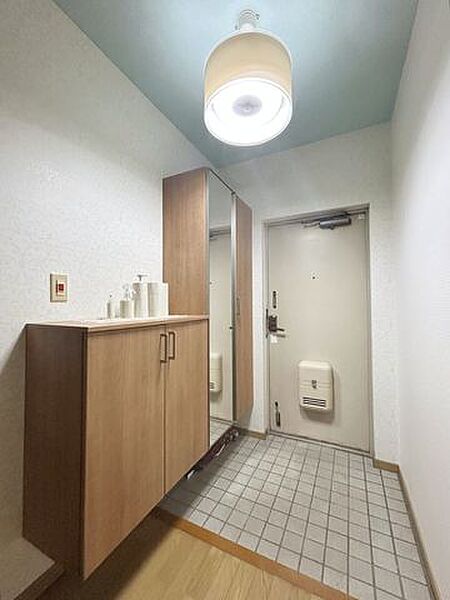 玄関を拡大表示