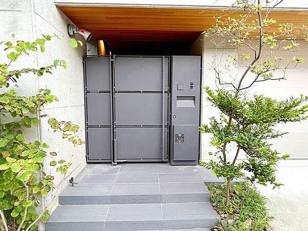 玄関を拡大表示