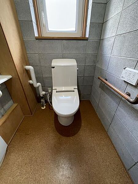 トイレを拡大表示