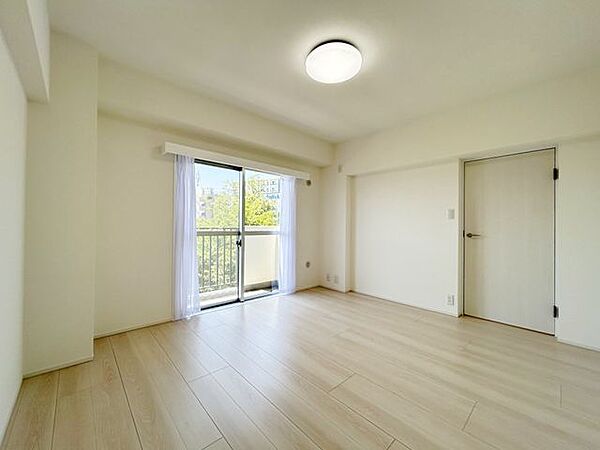 洋室を拡大表示