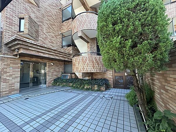 エントランスを拡大表示