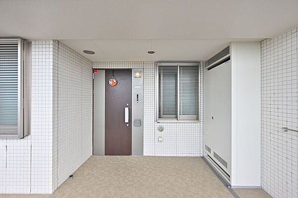 玄関を拡大表示
