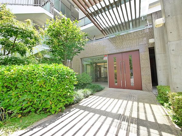 エントランスを拡大表示