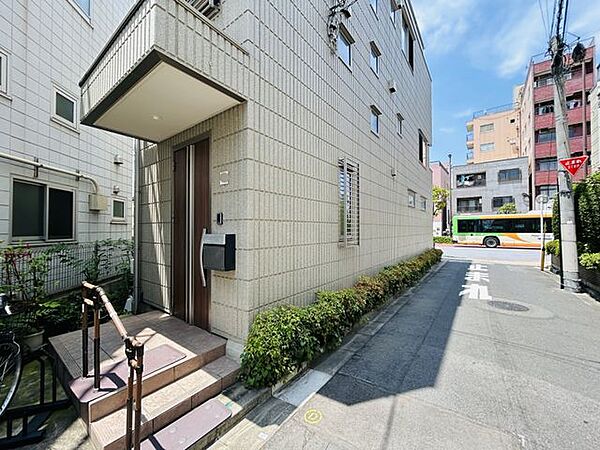 玄関を拡大表示