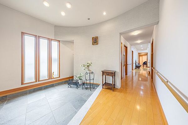 玄関を拡大表示