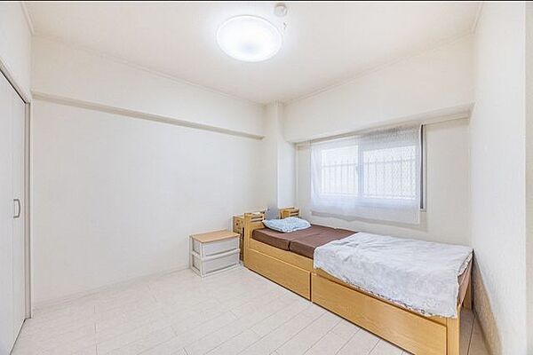 洋室を拡大表示