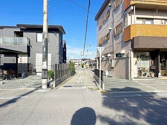 北西側通路（水...
