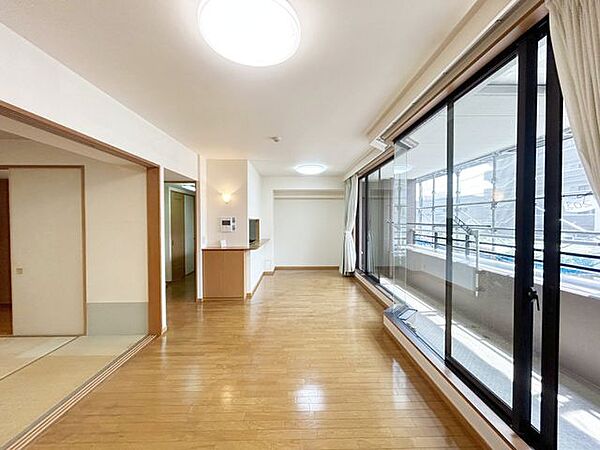 リビング/ダイニングを拡大表示