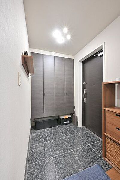 玄関を拡大表示