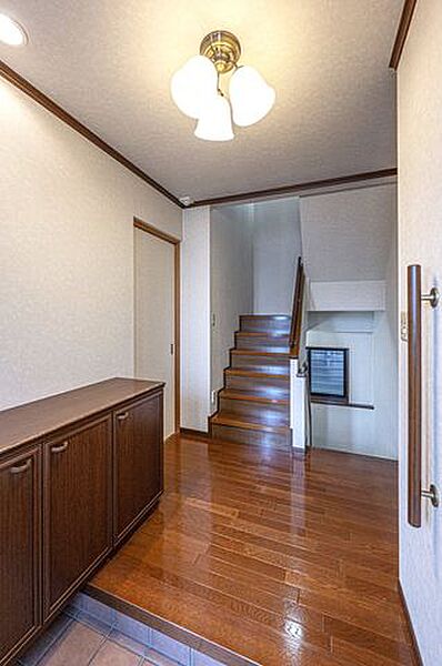 玄関を拡大表示