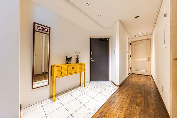 玄関を拡大表示