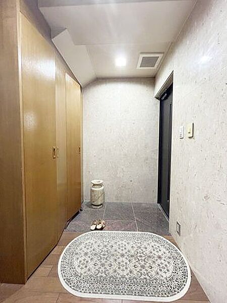 玄関を拡大表示
