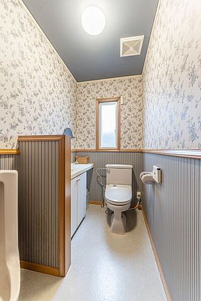 トイレを拡大表示