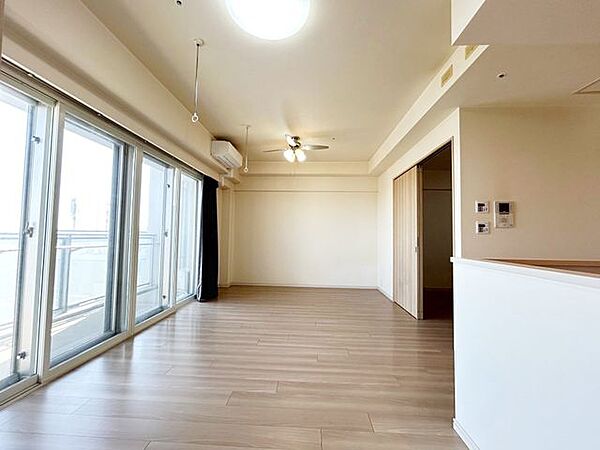 リビング/ダイニングを拡大表示