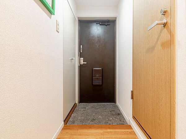 玄関を拡大表示