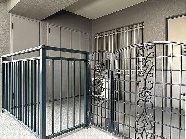 玄関を拡大表示