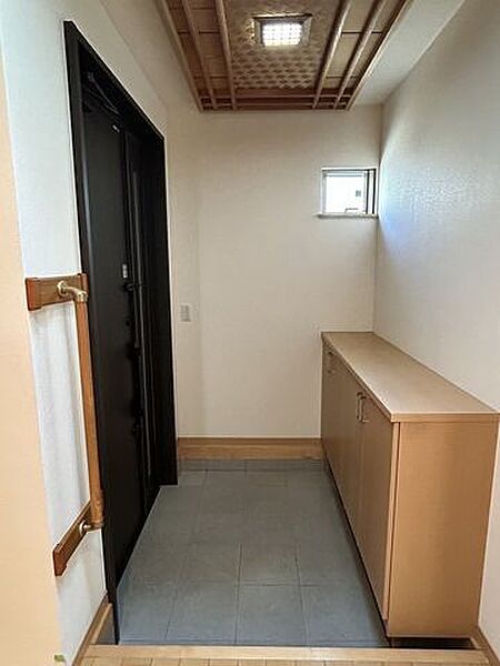 玄関を拡大表示