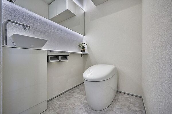 トイレを拡大表示