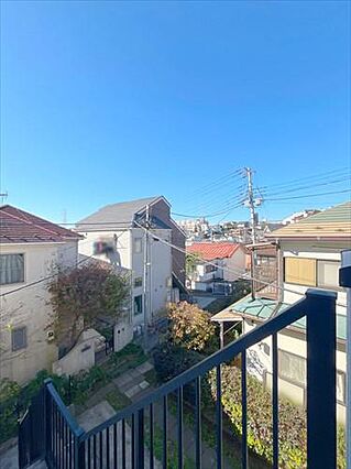 2階共用部から...