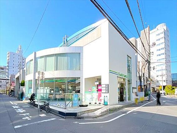ファミリーマー...
