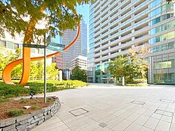 マンション前広場