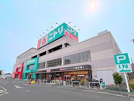 ニトリ狛江世田谷通り店まで570m