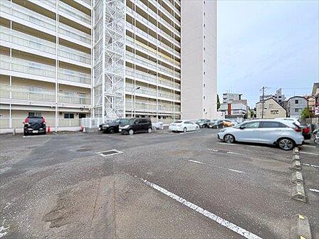 駐車場(専用使用権付)